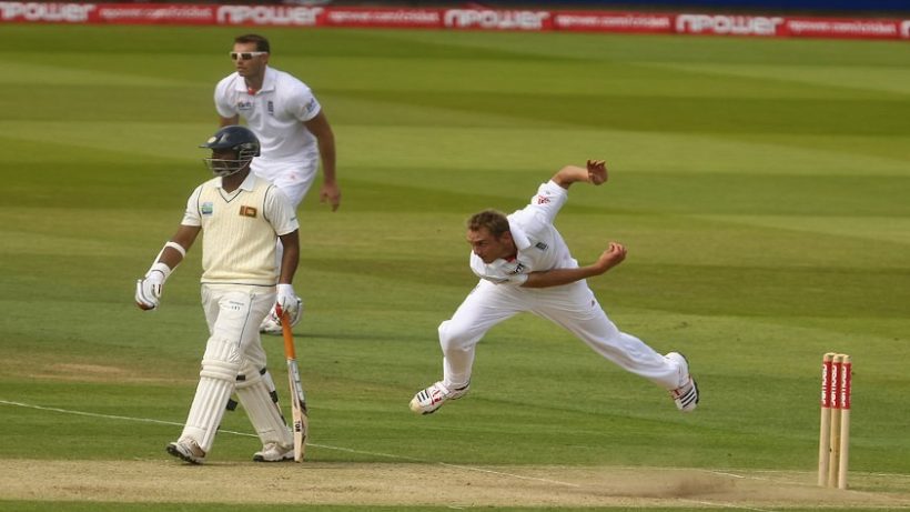 1024px-Broard_bowling_against_Sri_Lanka_at_Lords_2011_2