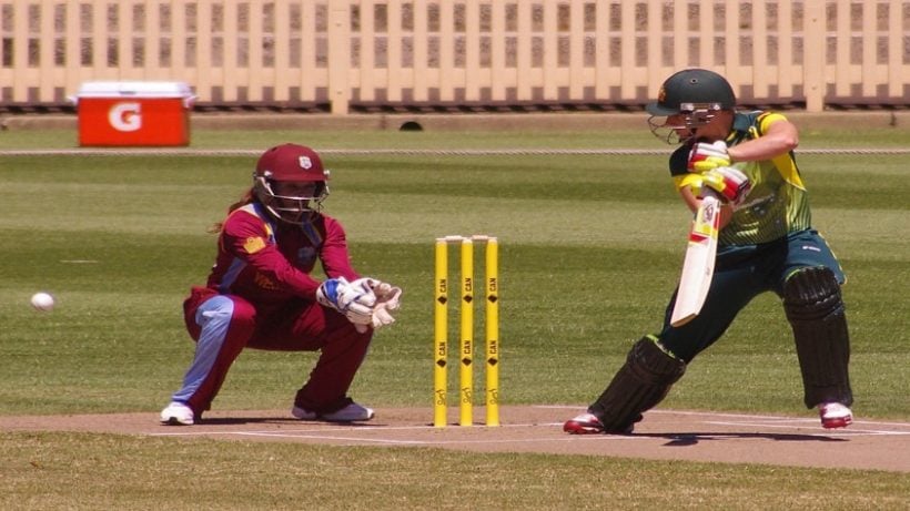 1024px-Southern_Stars_vs_West_Indies_womens_cricket_15085310554